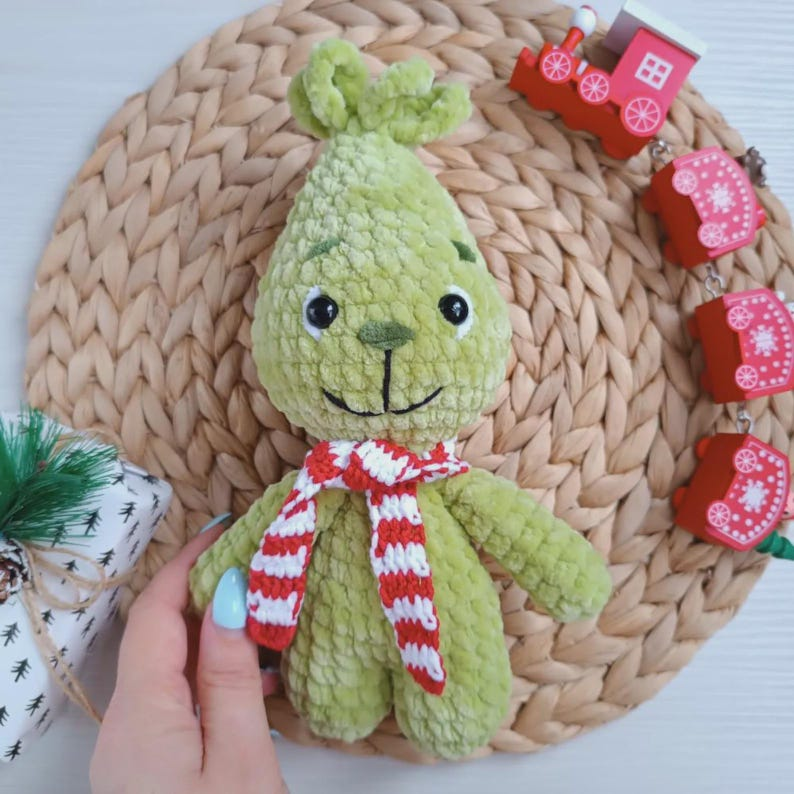 No Sew Green Villain Crochet Pattern PDF, Baby Amigurumi Plushie, 23 cm Crochet Toy, Christmas Gift Pattern, English Tutorial