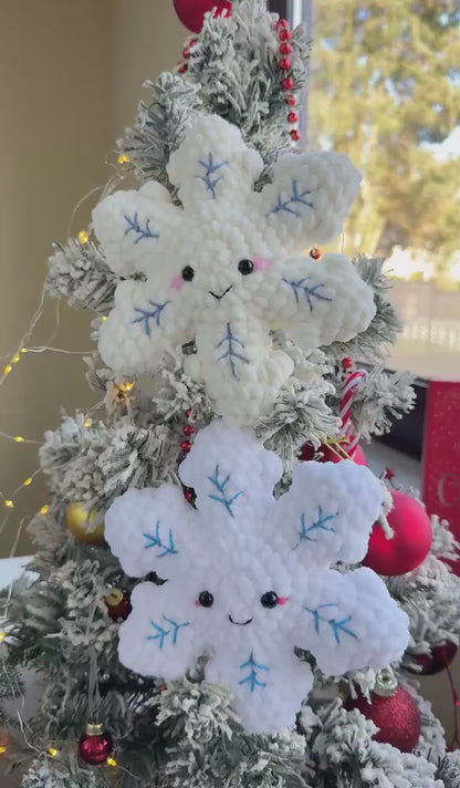 No Sew Crochet Snowflake Pattern | Plush Christmas Ornament | Snowflake Amigurumi PDF | Holiday Decor